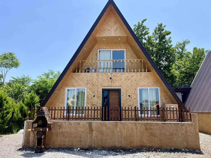 ویلا سه خوابه استخردار سوئیسی توسکا - انتخاب عنوان تصویر