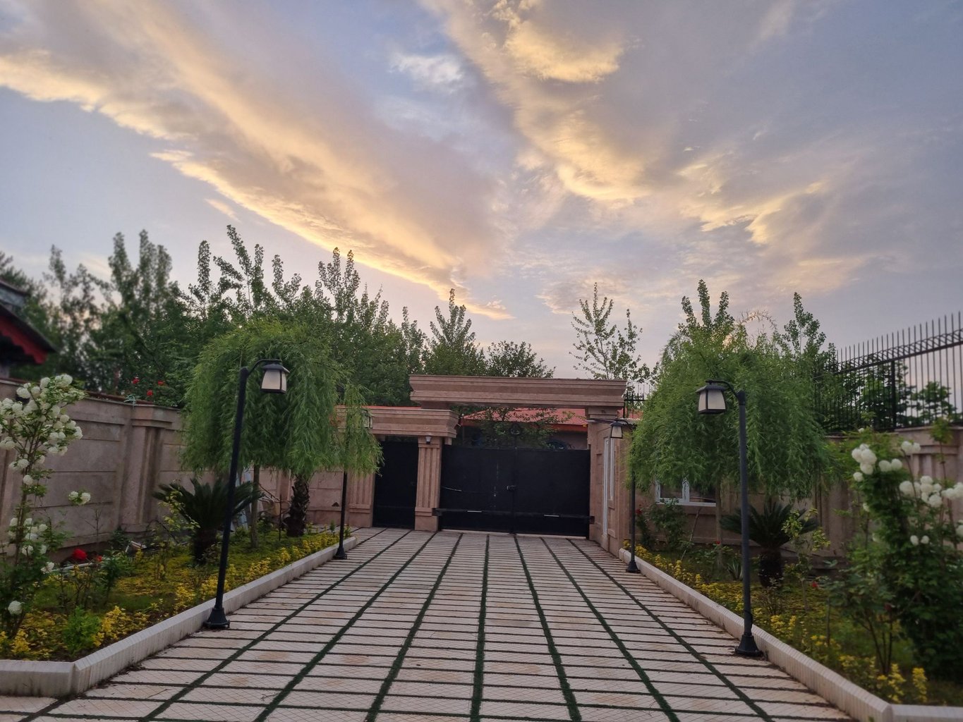 ویلا چهارخوابه دوبلکس استخردار آبگرم گوراب زرمیخ