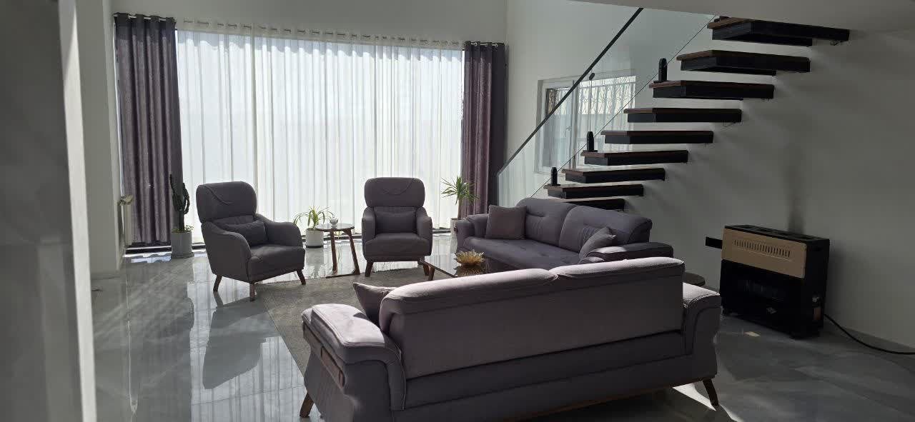 ویلا سه خوابه دوبلکس استخردار آبگرم شب های چمران