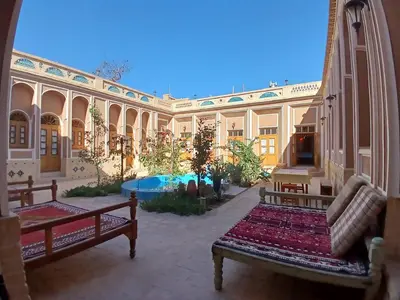 اقامتگاه سنتی آلما - واحد چهارتخته 9