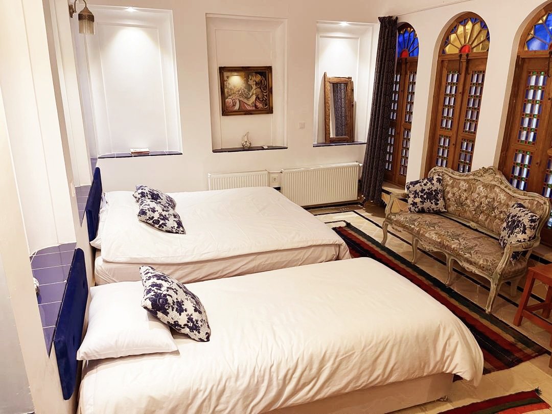 آلما - واحد سه تخته پنچ دری