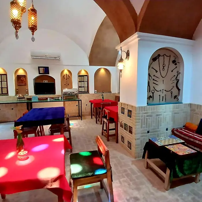 اقامتگاه سنتی آلما - واحد سه تخته 3