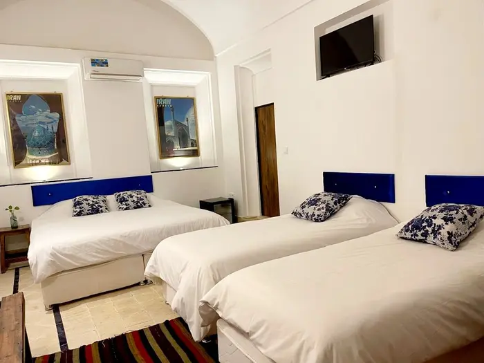 اقامتگاه سنتی آلما - واحد چهارتخته 9