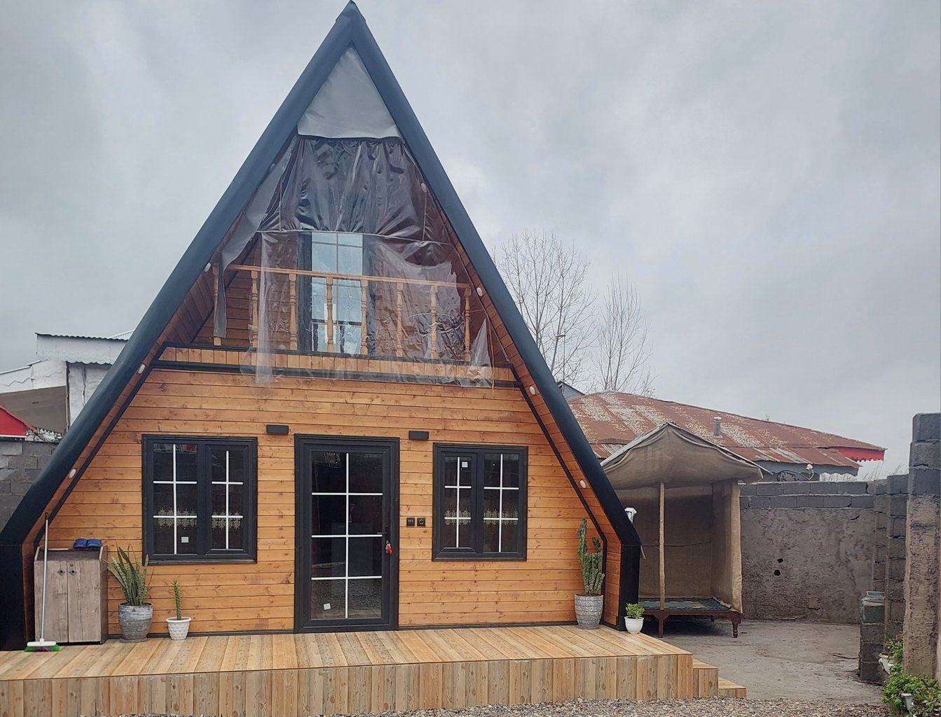 کلبه یک خوابه علی کوچولو