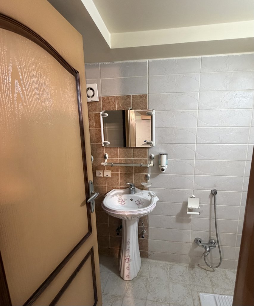 آپارتمان دوخوابه خیابان  کاشانی شهرکرد 