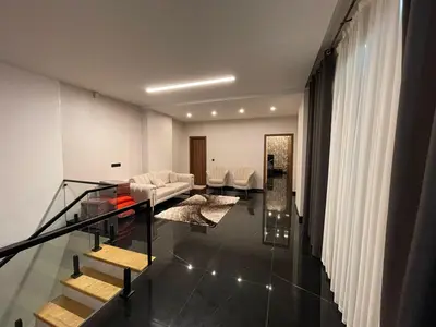 ویلا چهارخوابه استخردار آبگرم عمارت الوارو