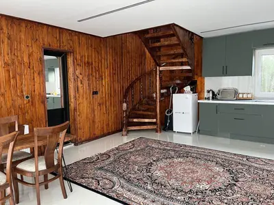 کلبه یک خوابه استخرداد آبگرم سوئیسی پناه