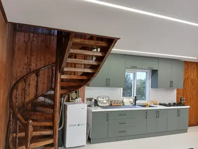 کلبه یک خوابه استخرداد آبگرم سوئیسی پناه