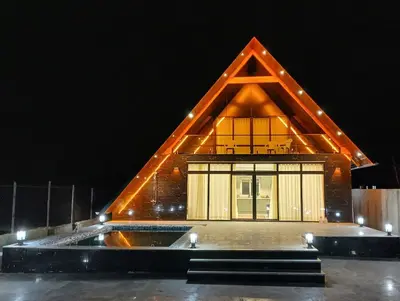 کلبه یک خوابه استخرداد آبگرم سوئیسی پناه