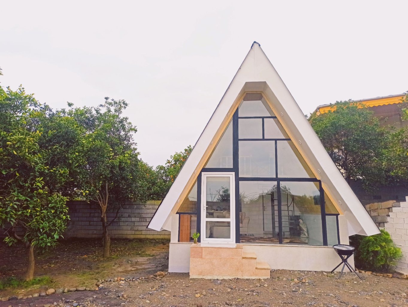 کلبه یک خوابه سوییسی تمشکل