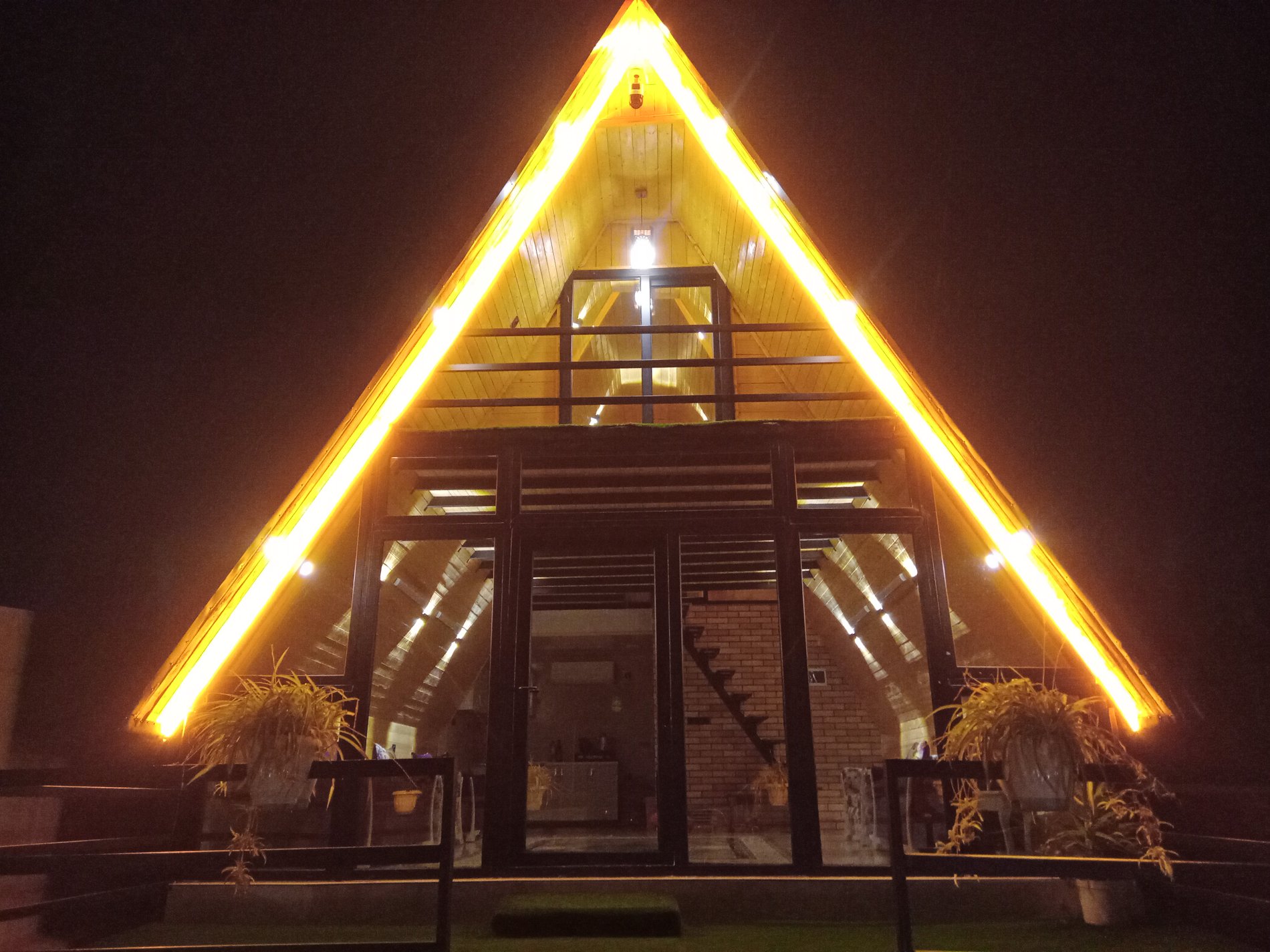 کلبه یک خوابه چوبی انارسرخ