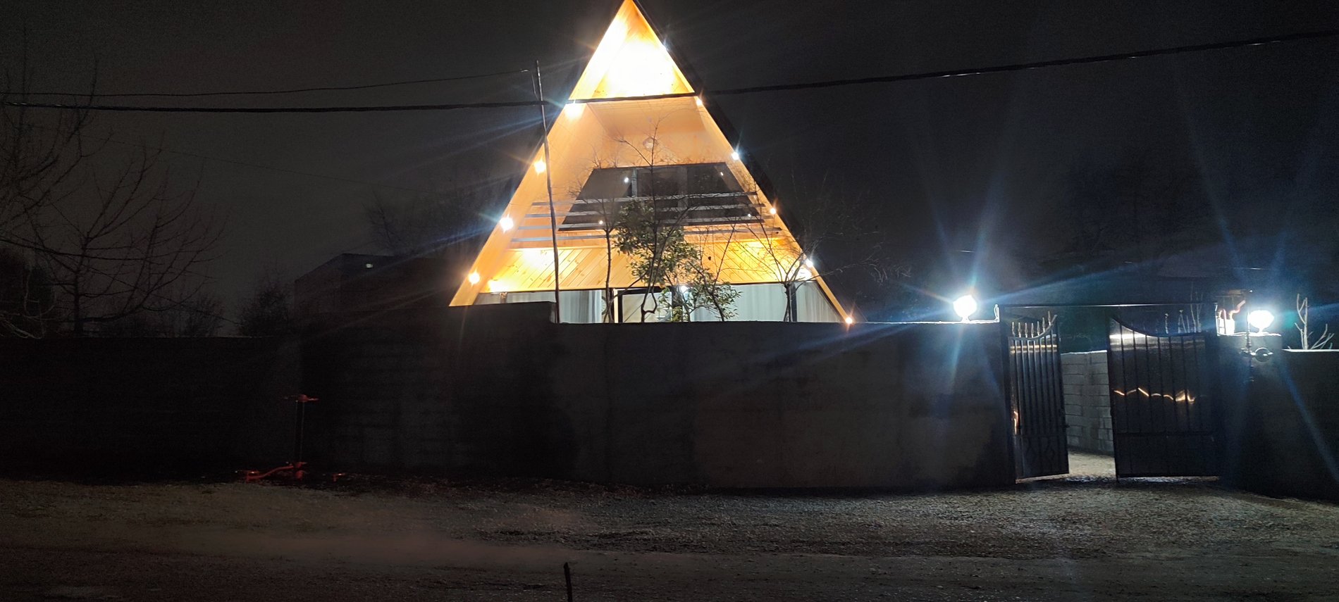 کلبه یک خوابه سوئیسی آقای کامی