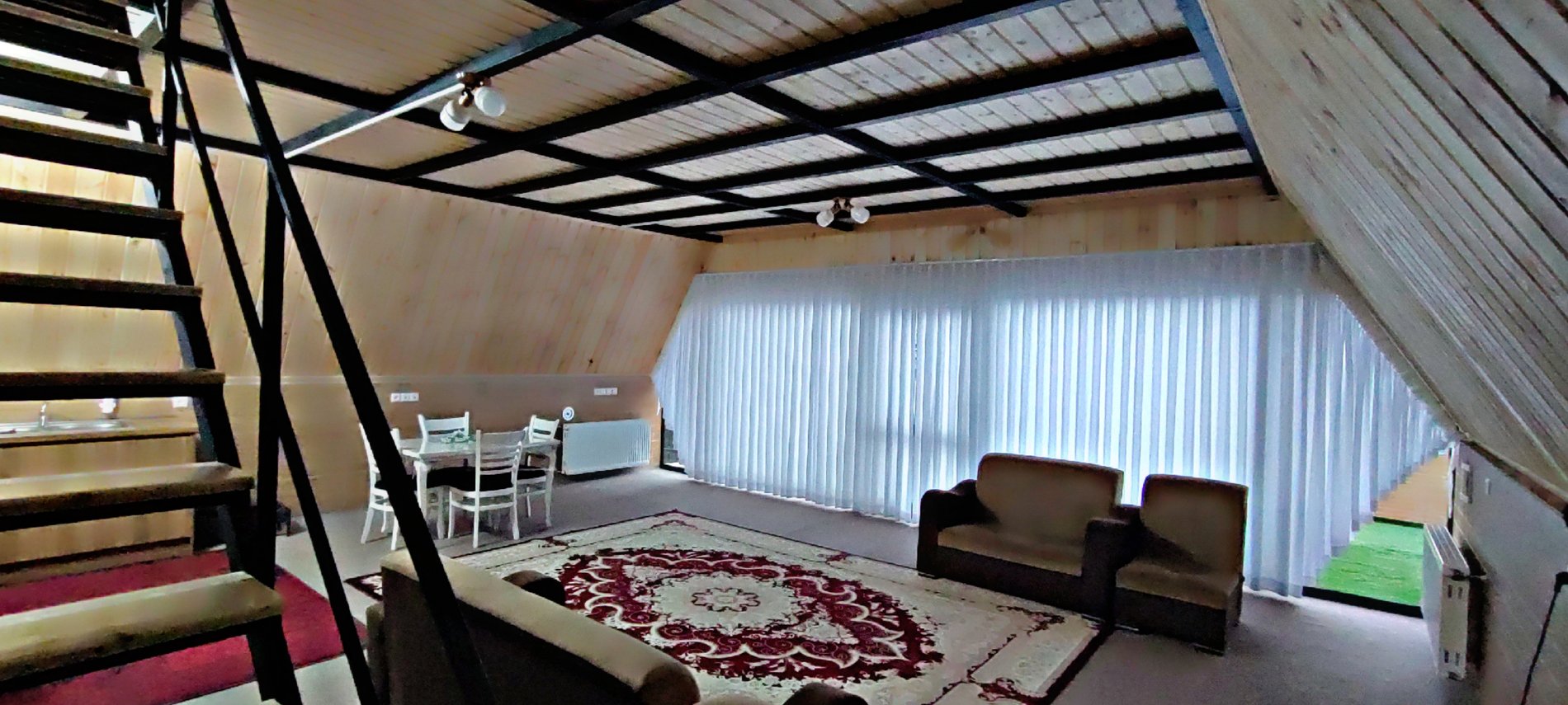 کلبه یک خوابه سوئیسی آقای کامی