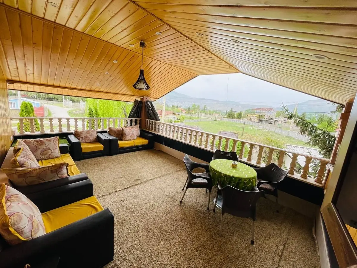 سه خوابه دوبلکس کوهستانی لاهو - تراس بالکن با ویو دیدنی 360 درجه