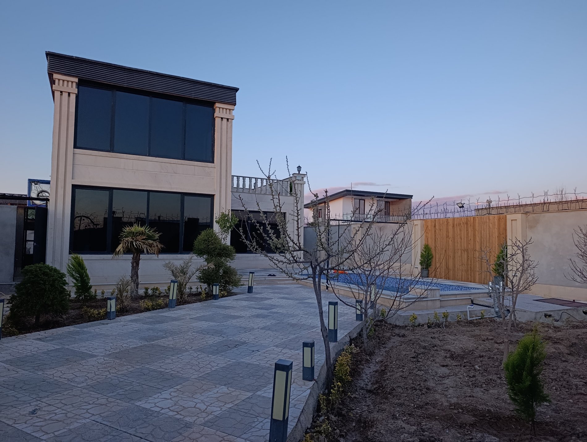 ویلا دوخوابه دوبلکس استخردار آبگرم زنبق 12