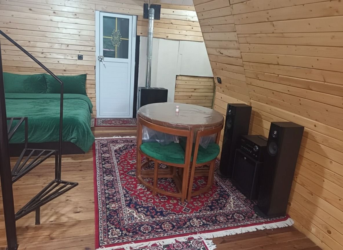 ویلا یک خوابه کلبه کوهی سبز