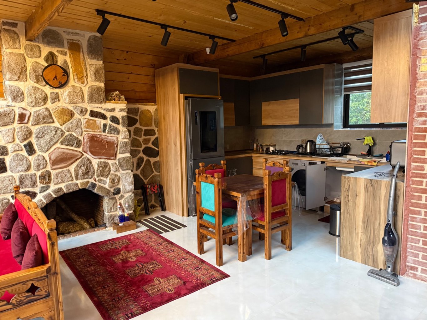 ویلا دوخوابه سوئیسی تریبلکس صخره