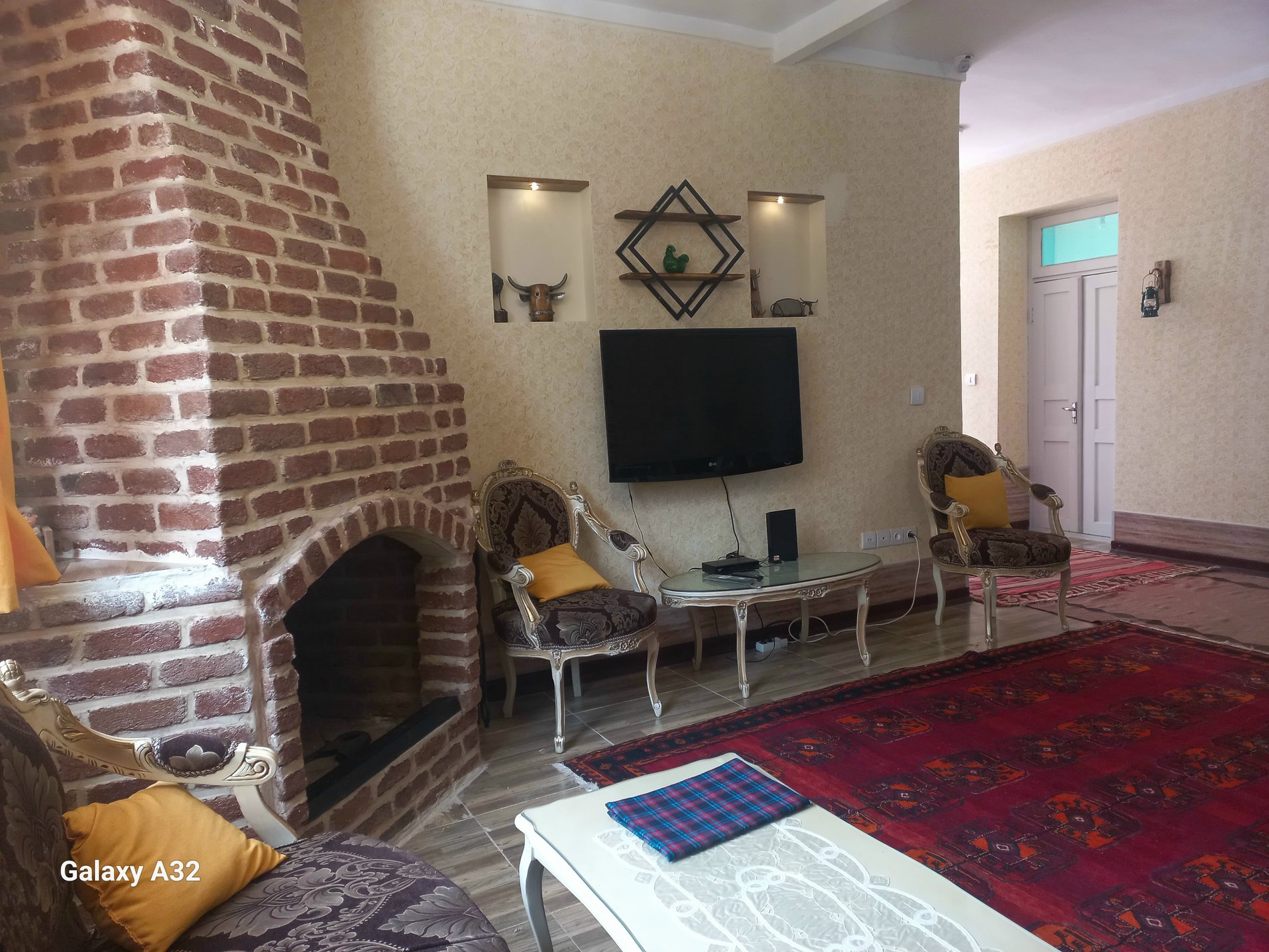 اقامتگاه سنتی باغ ویلا مینو - واحد اصلی