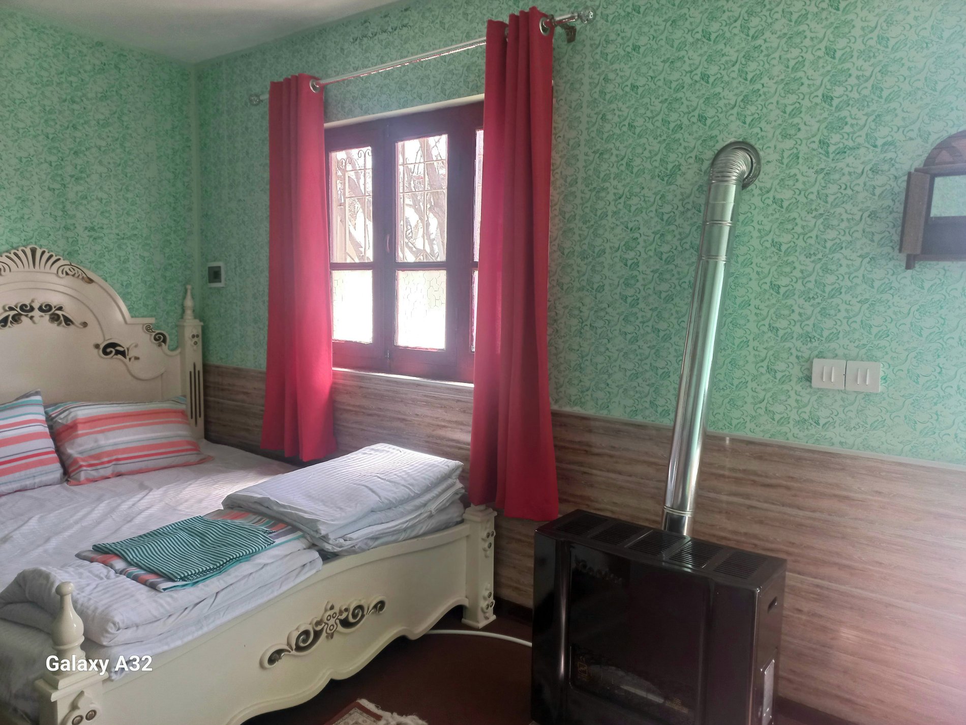 اقامتگاه سنتی باغ ویلا مینو - واحد سوئیت