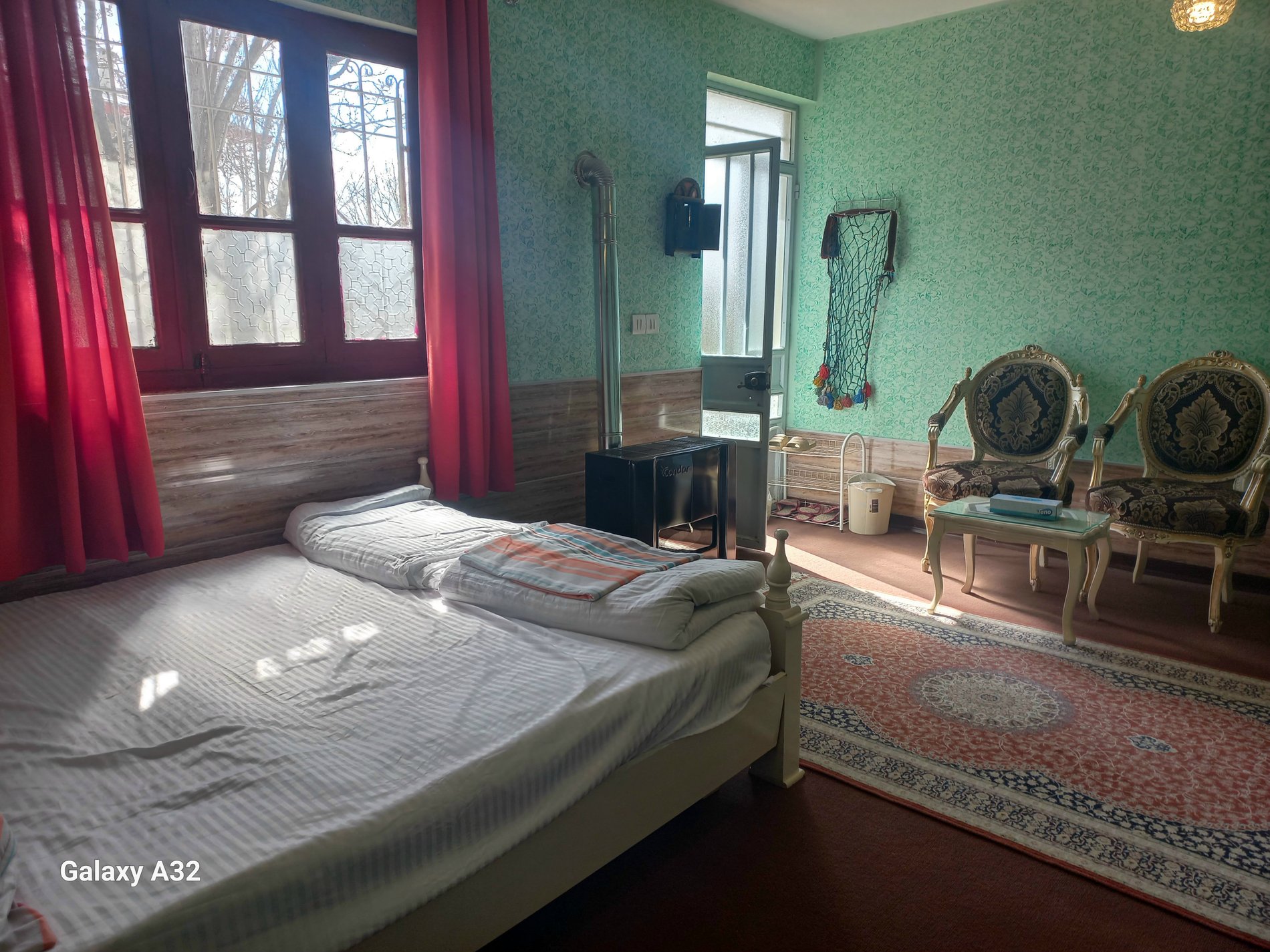 اقامتگاه سنتی باغ ویلا مینو - واحد سوئیت