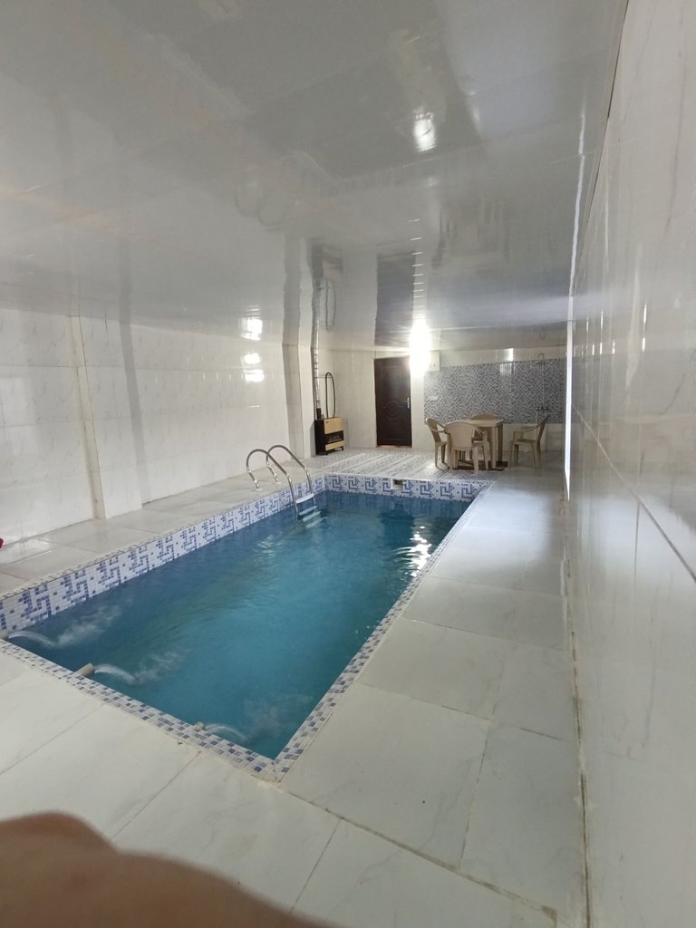 ویلا دوخوابه استخردار آبگرم باغ سروش