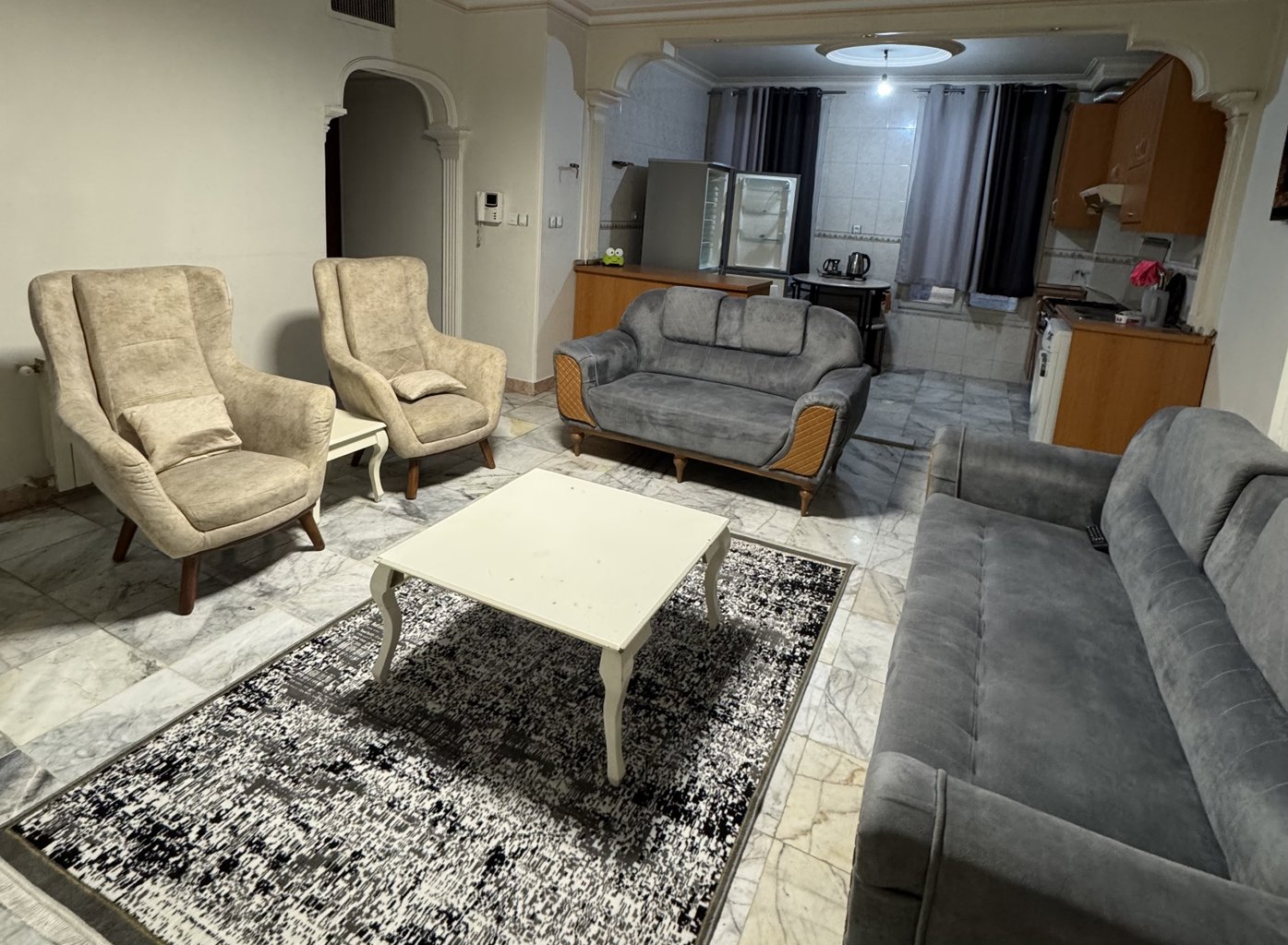 آپارتمان دوخوابه مددی شهرک گلستان