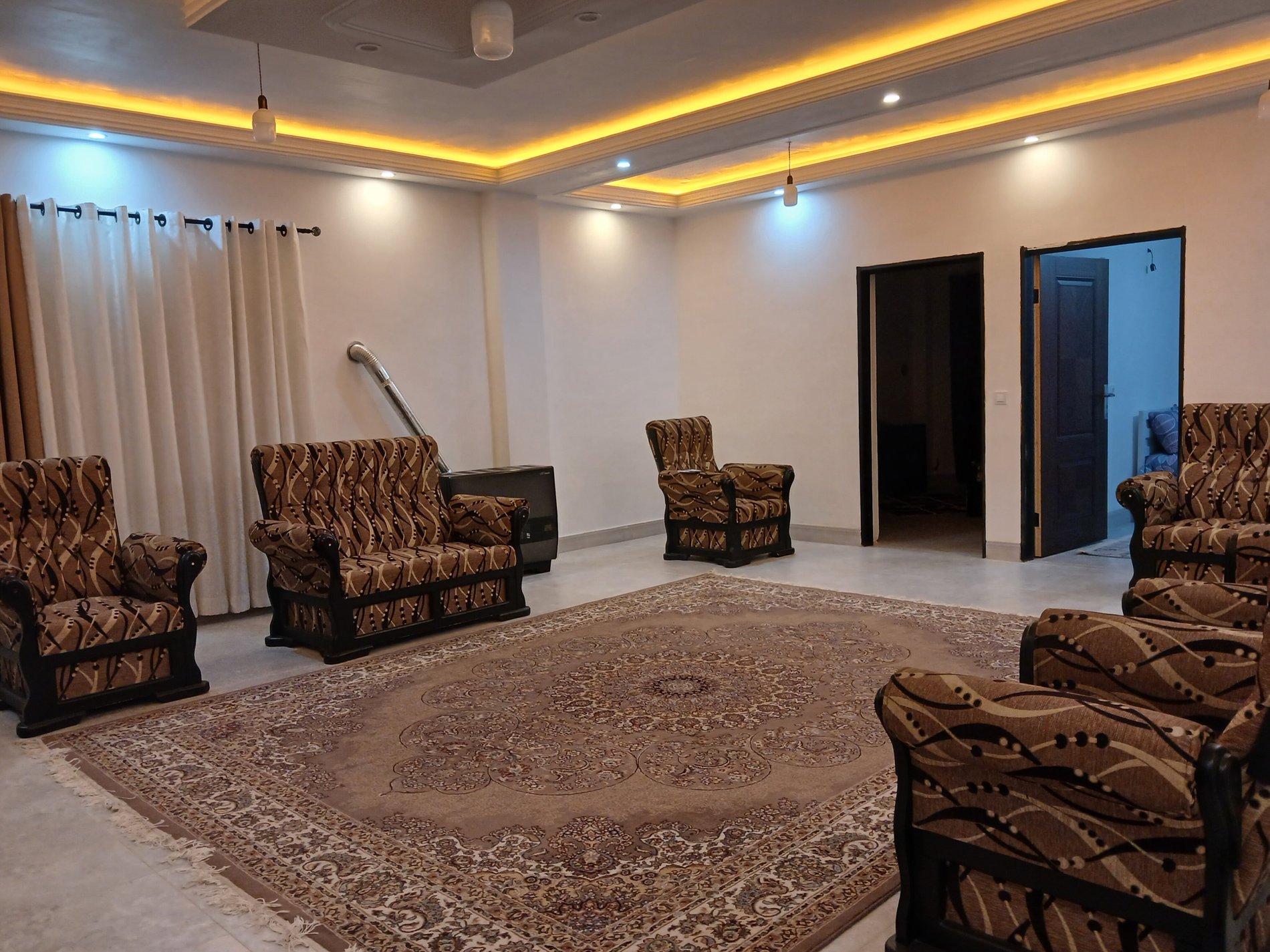 آپارتمان دوخوابه عسل گیسو