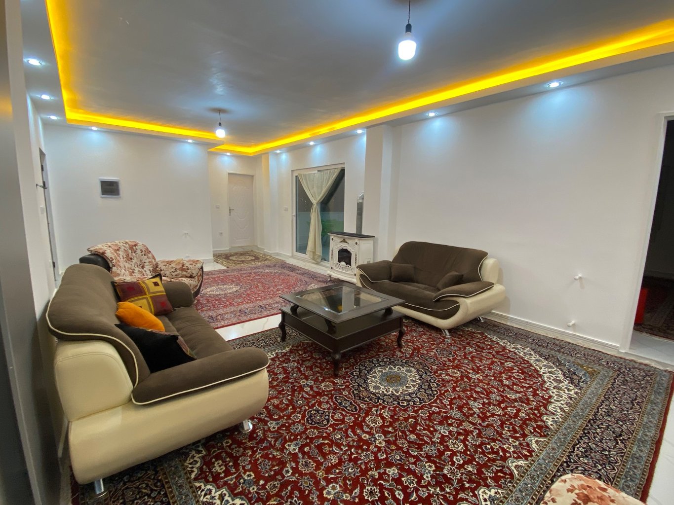 آپارتمان دوخوابه ثمرقندی