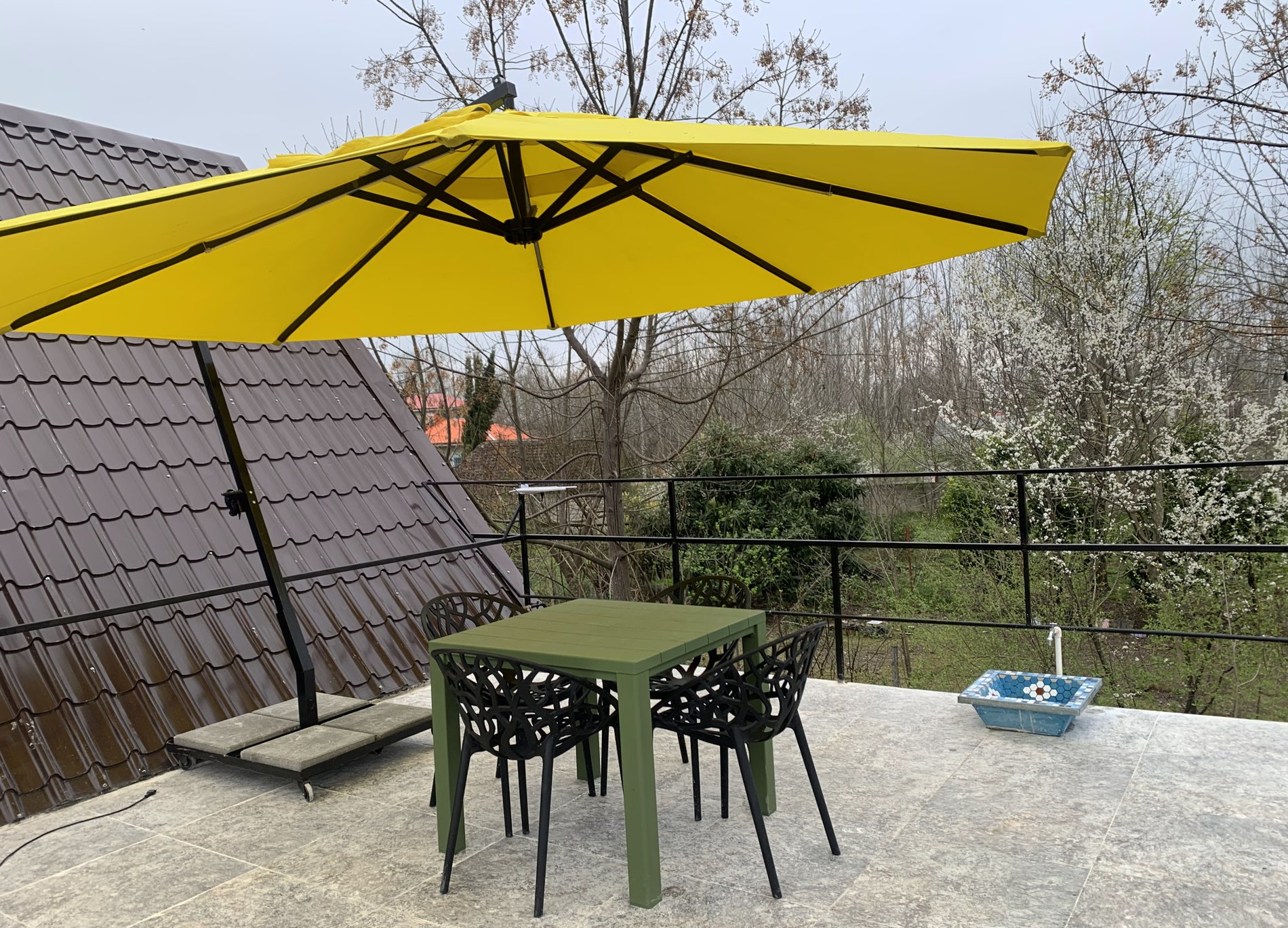 کلبه دوخوابه سوئیسی استخردار آبگرم ابراهیمی