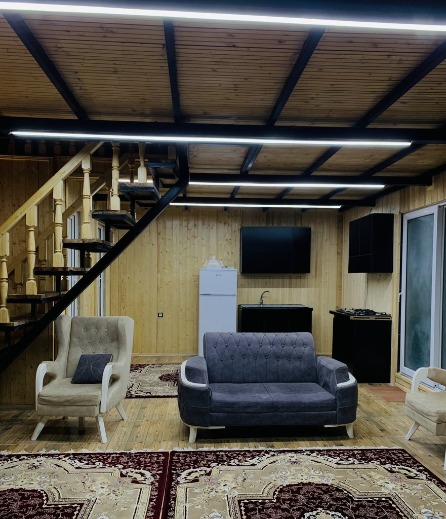 کلبه دوخوابه سوئیسی استخردار آبگرم ابراهیمی