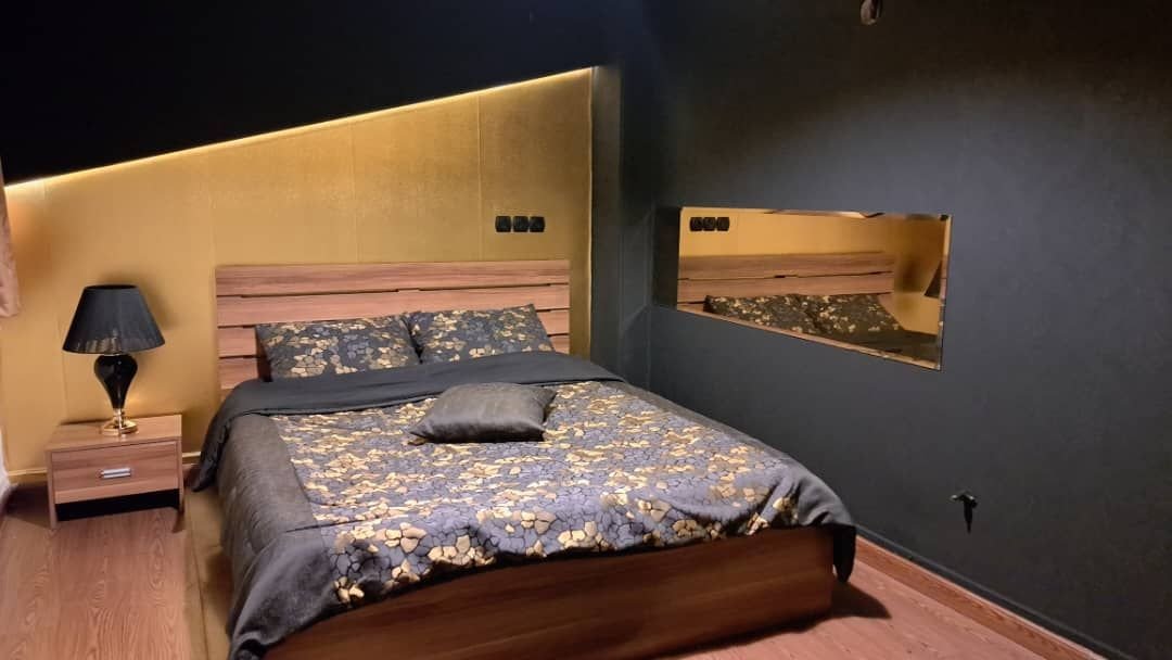 آپارتمان یک خوابه سی و سه پل 1