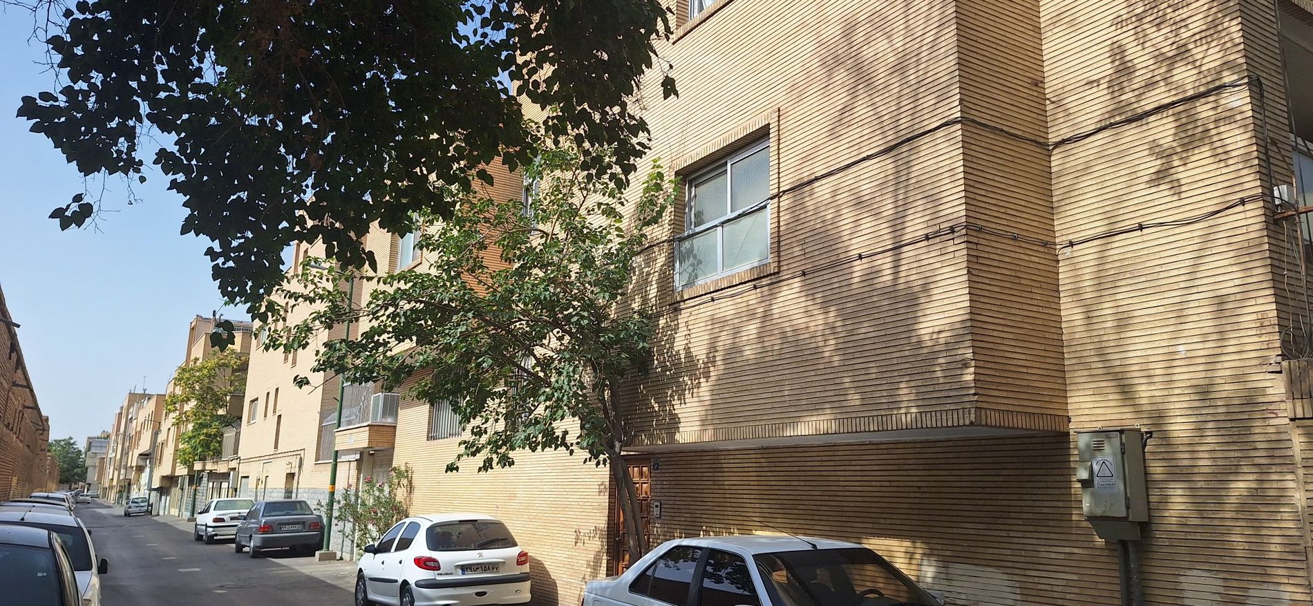 آپارتمان یک خوابه سی و سه پل 1