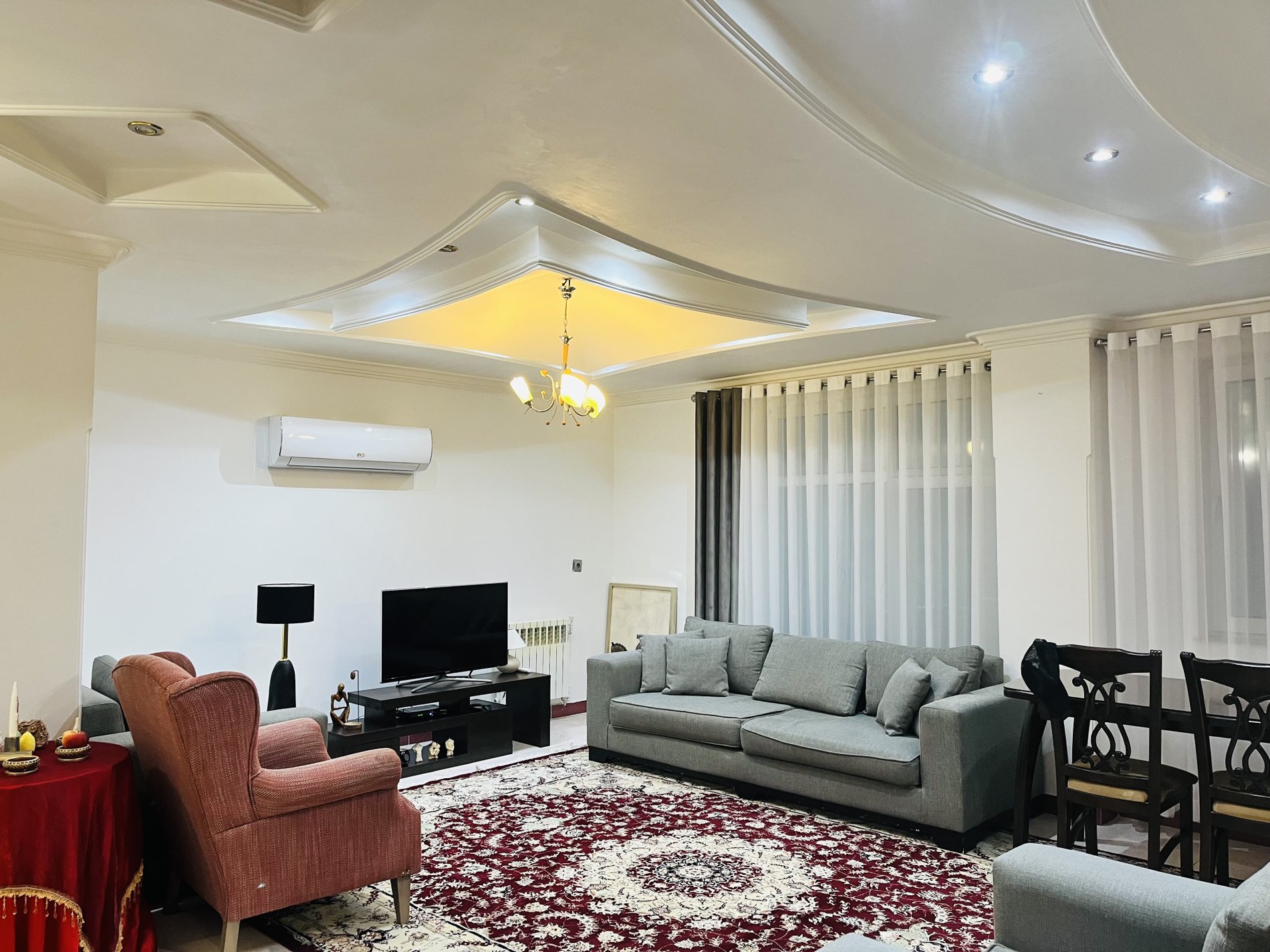 آپارتمان دوخوابه آریافر