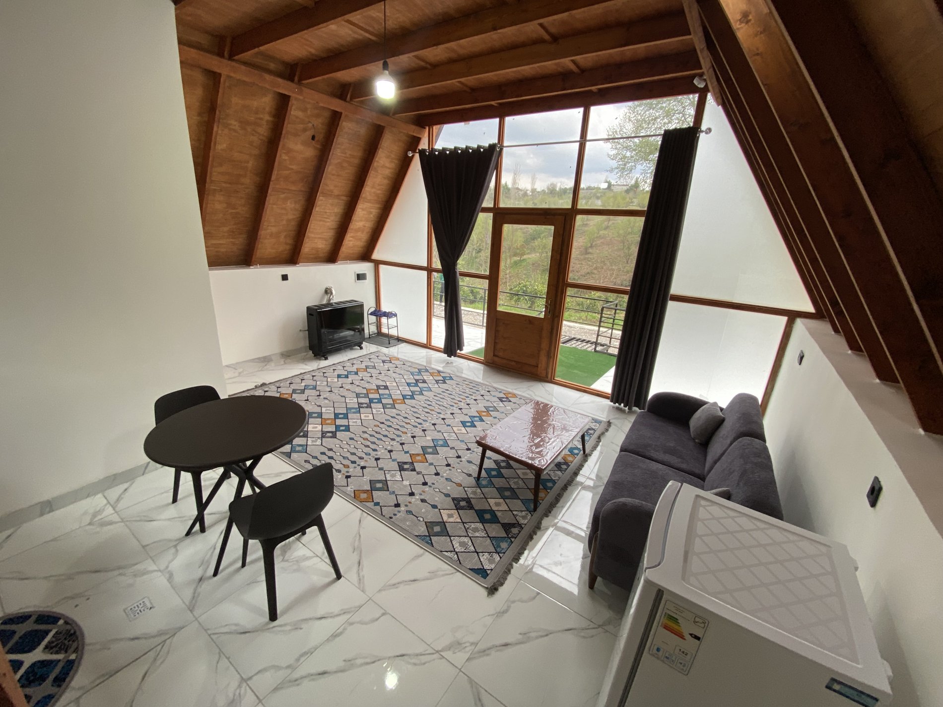 بومگردی سوئیسی جنگلی آلاشتی - کلبه بابلکنار