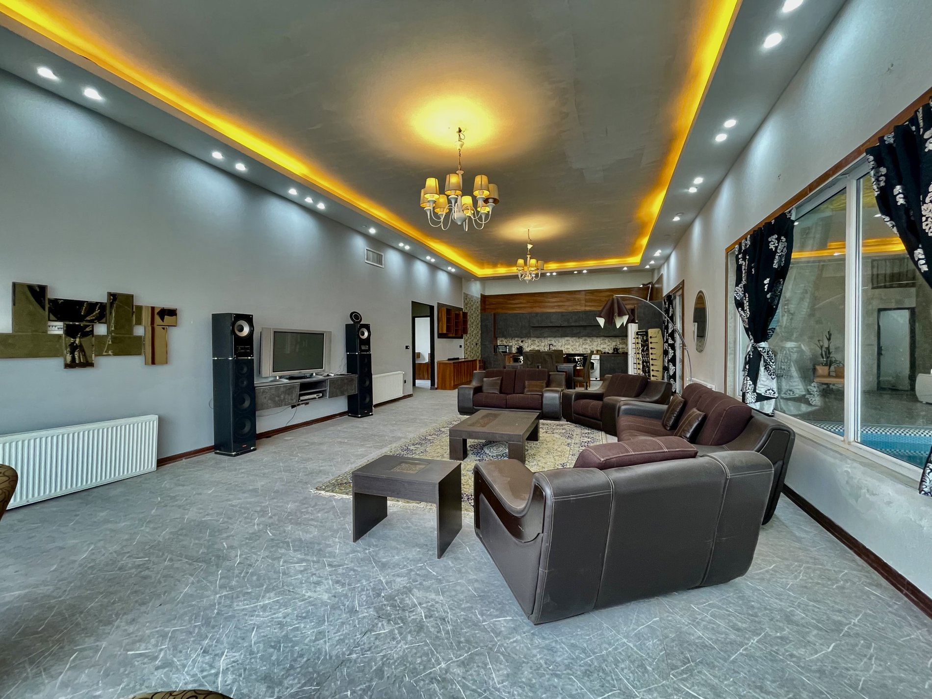 ویلا دوخوابه استخردار آبگرم یونیک