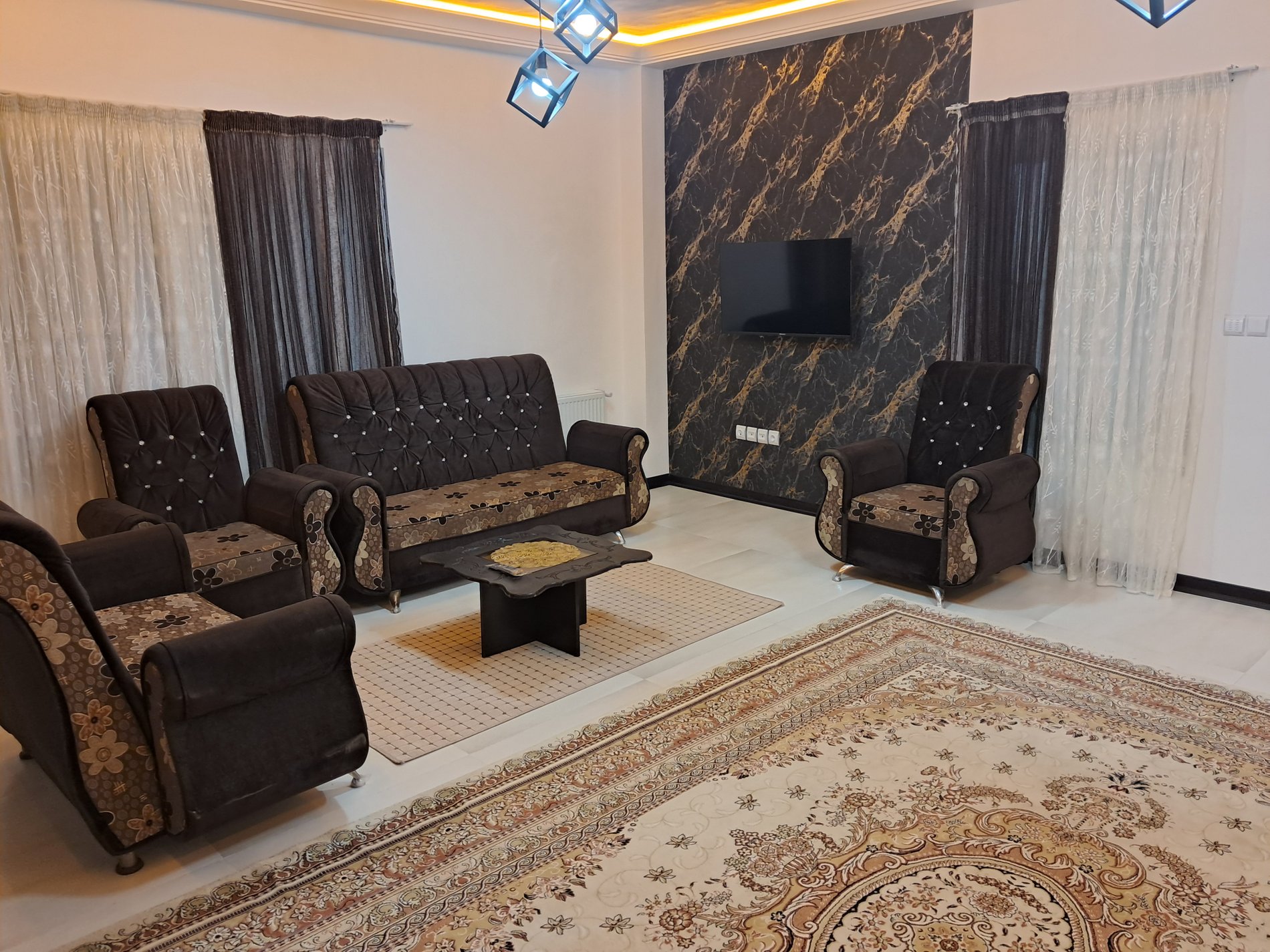سوئیت دوخوابه هستی کاویانی