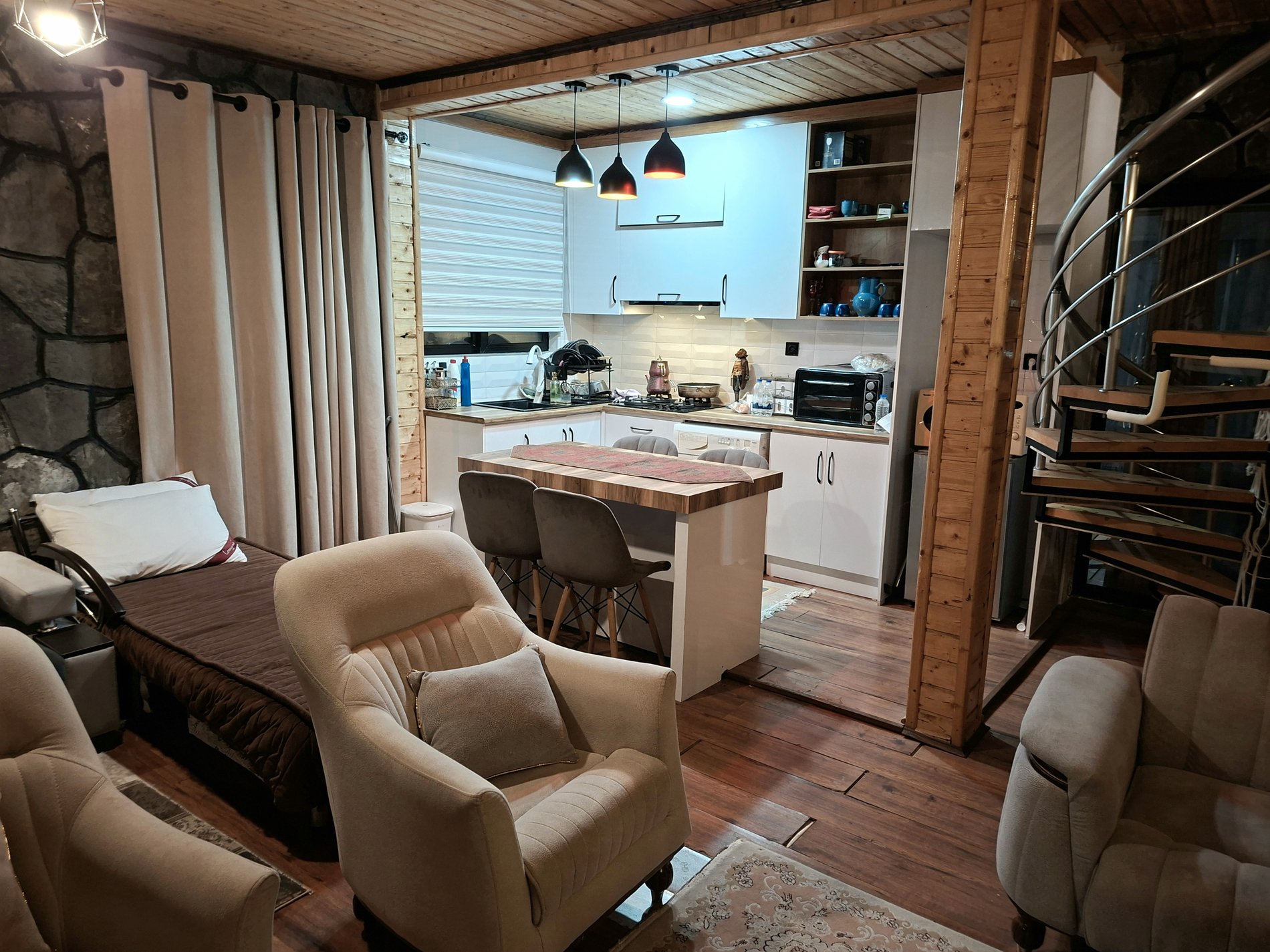 ویلا یک خوابه استخردار آبگرم پالونیا