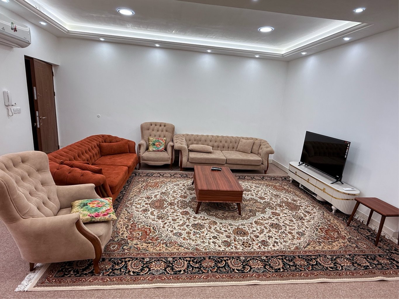 آپارتمان دوخوابه ساحلی سیراف