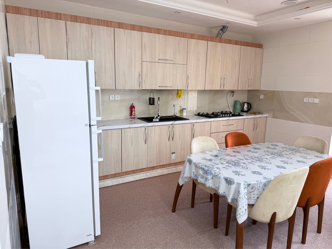 آپارتمان دوخوابه ساحلی سیراف