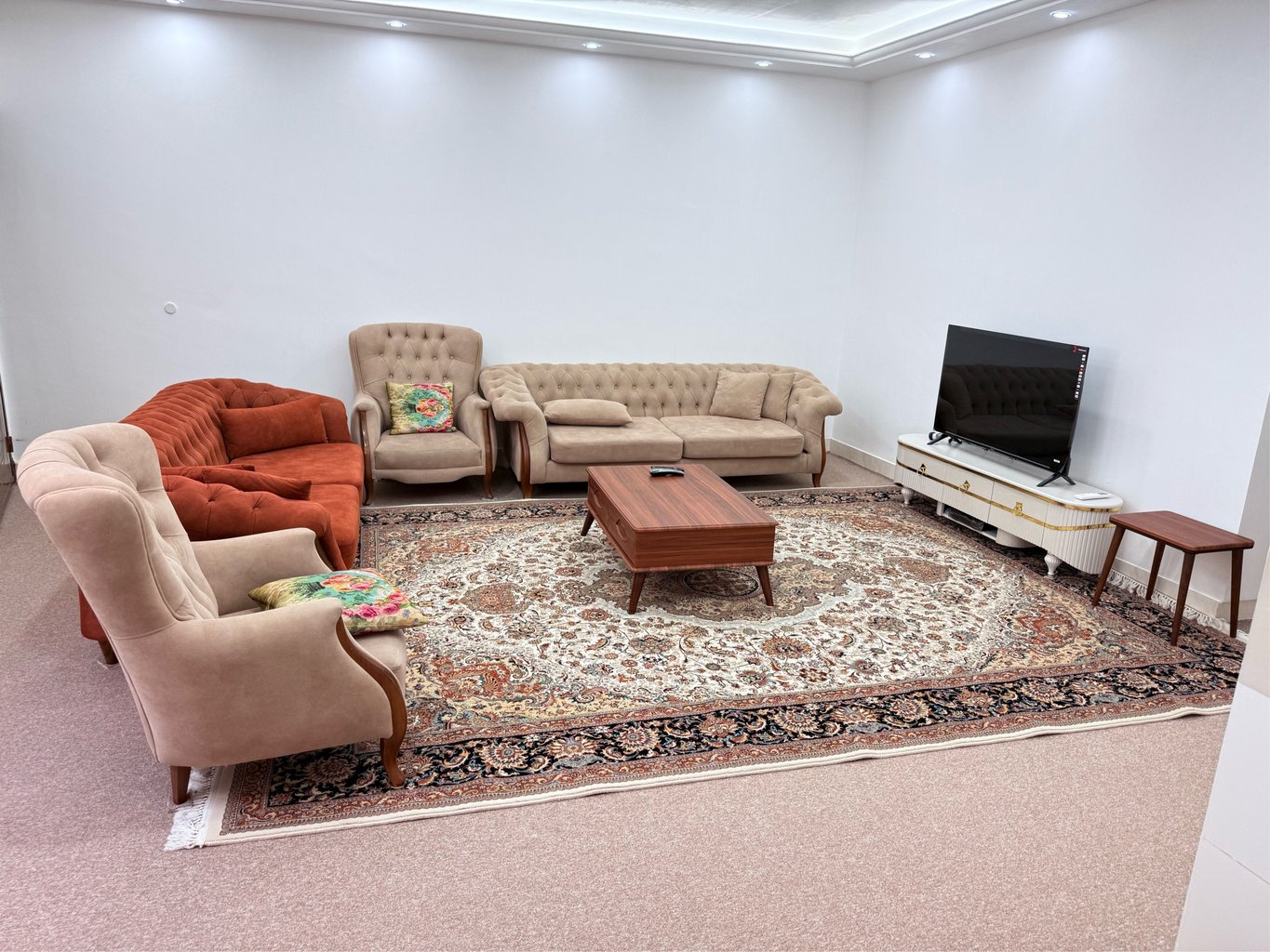 آپارتمان دوخوابه ساحلی سیراف