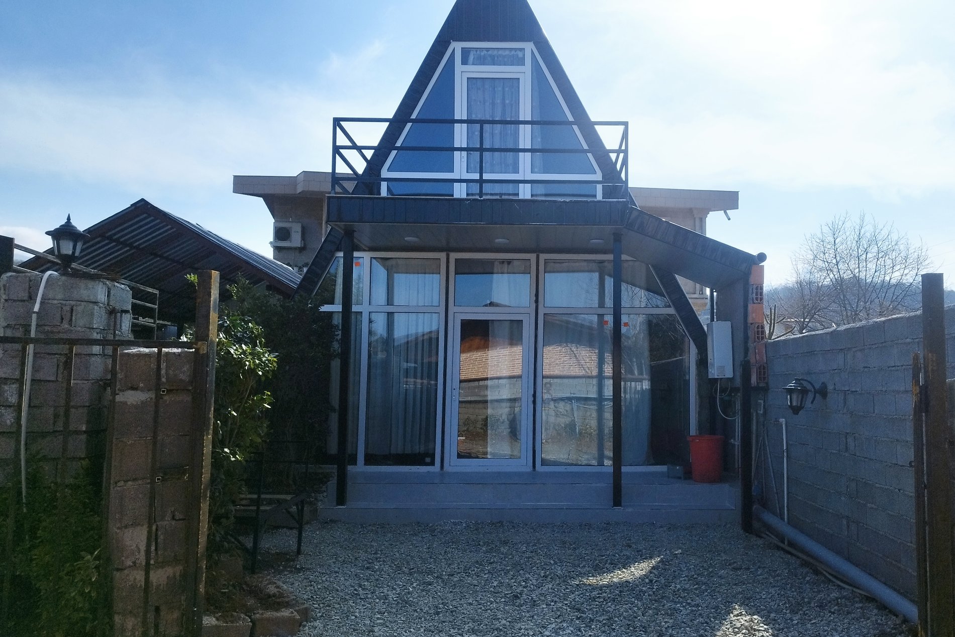 ویلا  کلبه سوئیسی 2خوابه دایان