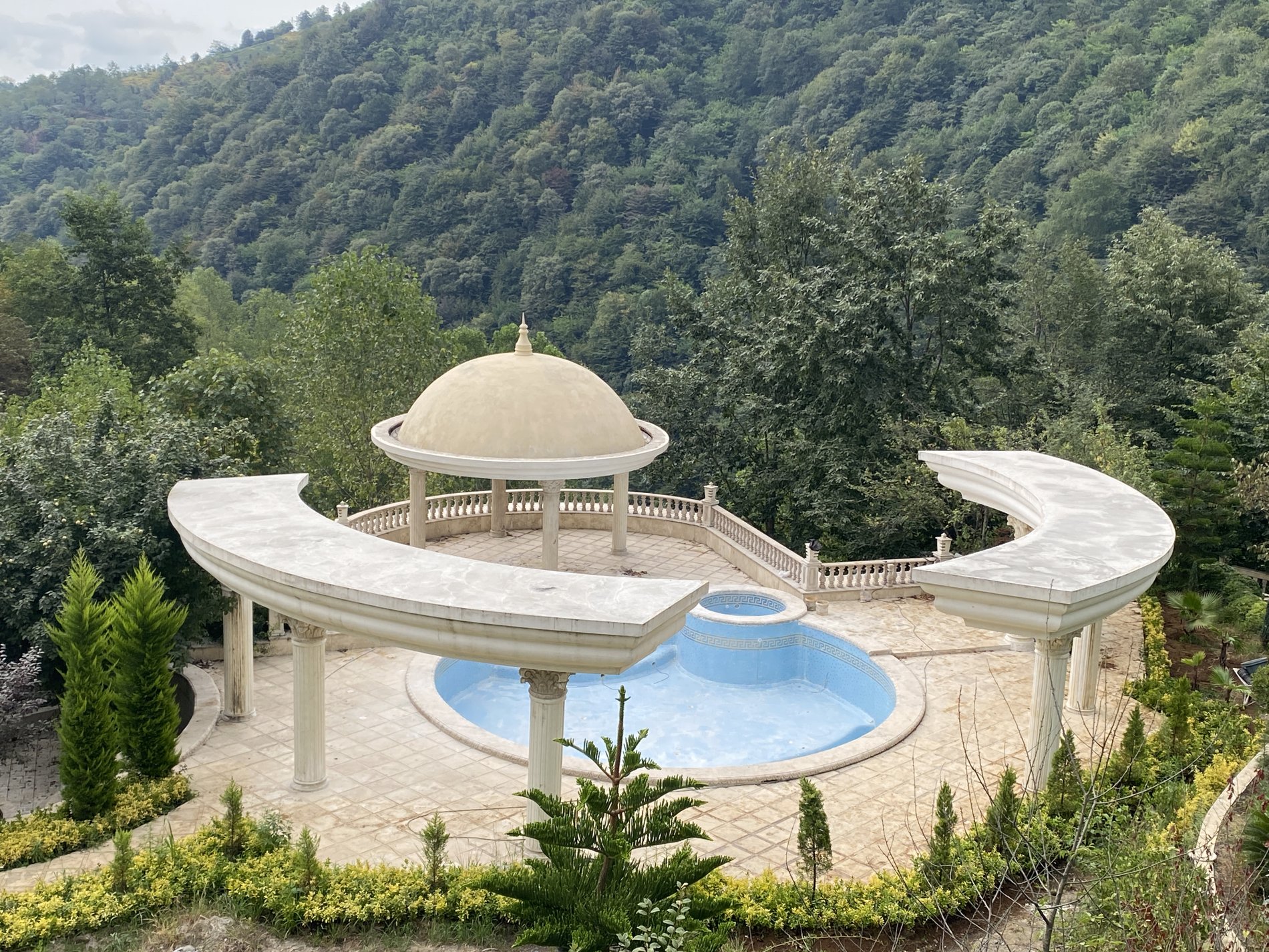 ویلا یک خوابه استخردار آبگرم پارادایس