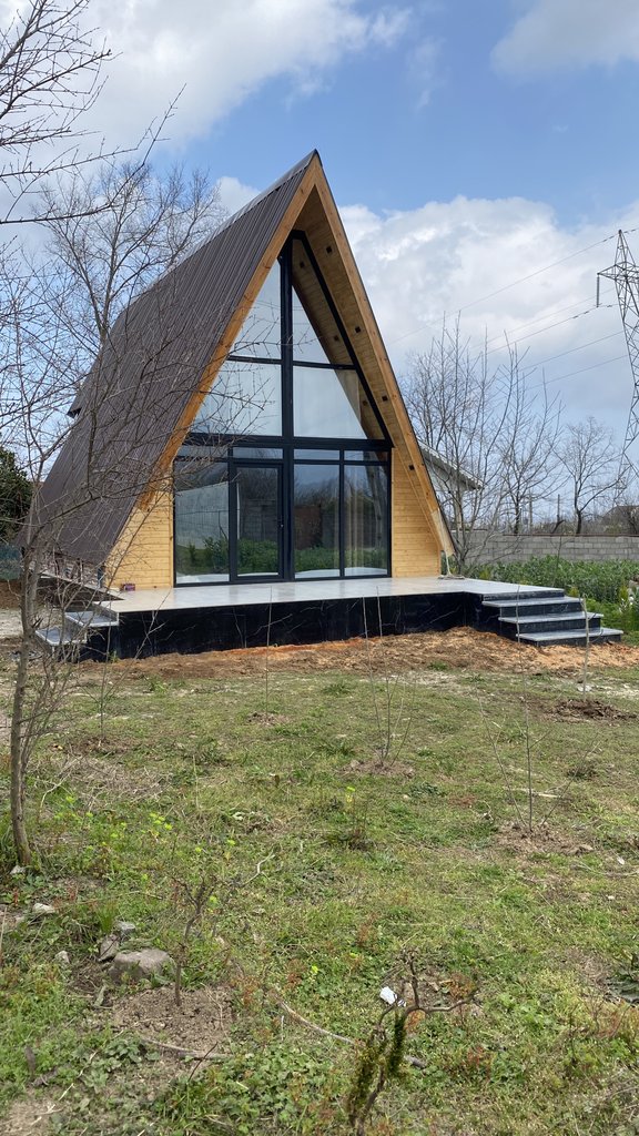 کلبه دوخوابه سوئیسی کومه