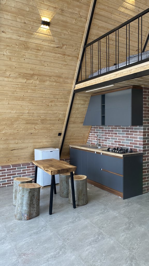 کلبه دوخوابه سوئیسی کومه