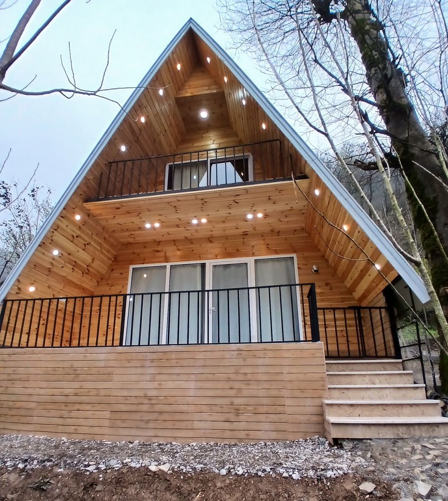 کلبه کلبه سویسی لب رودخونه 