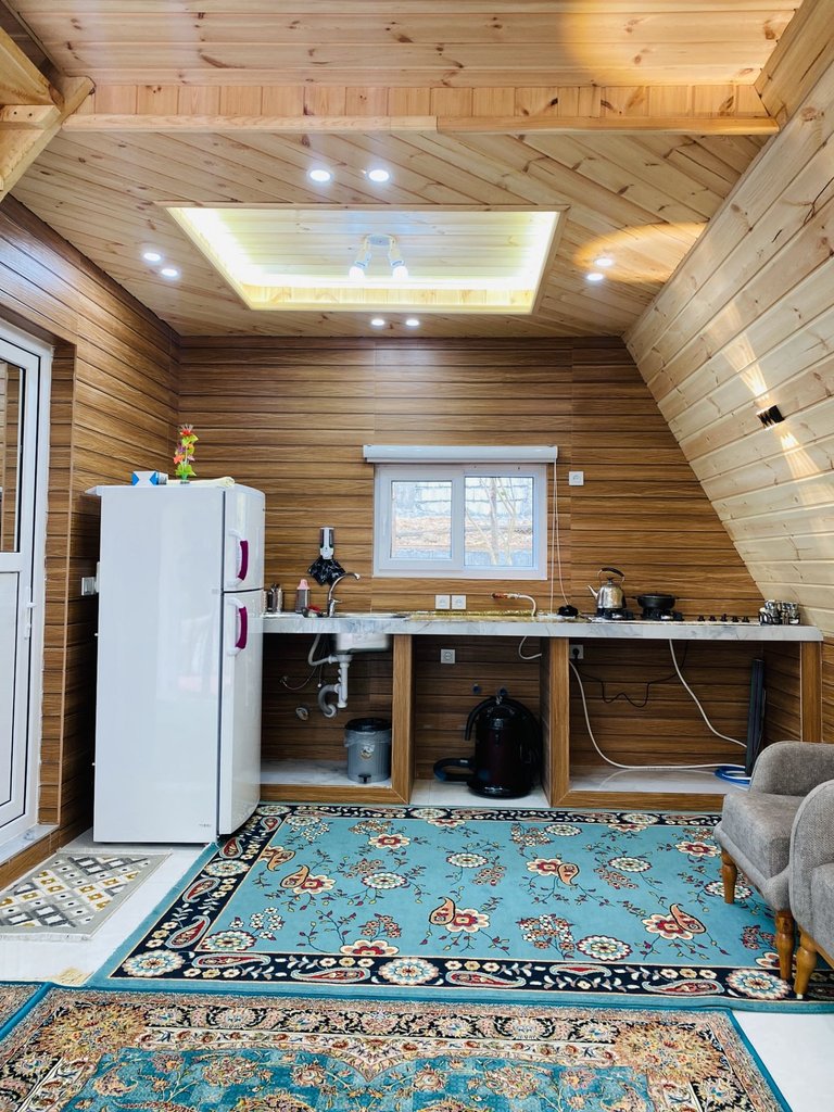 کلبه کلبه سویسی لب رودخونه 