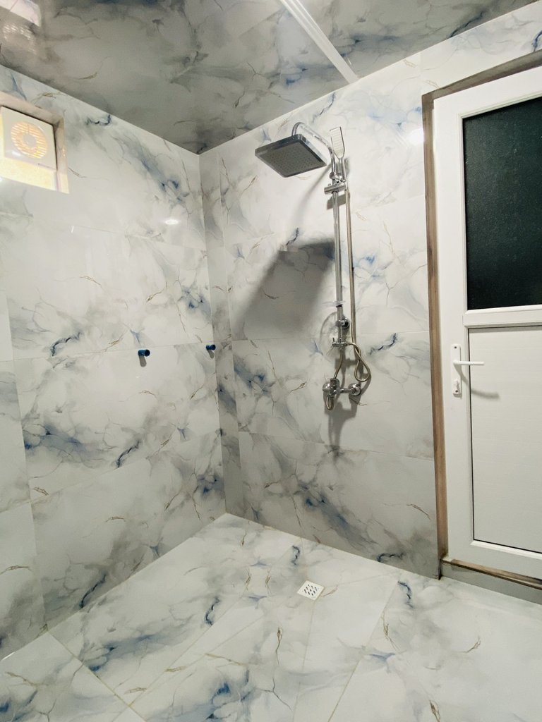 کلبه کلبه سویسی لب رودخونه 