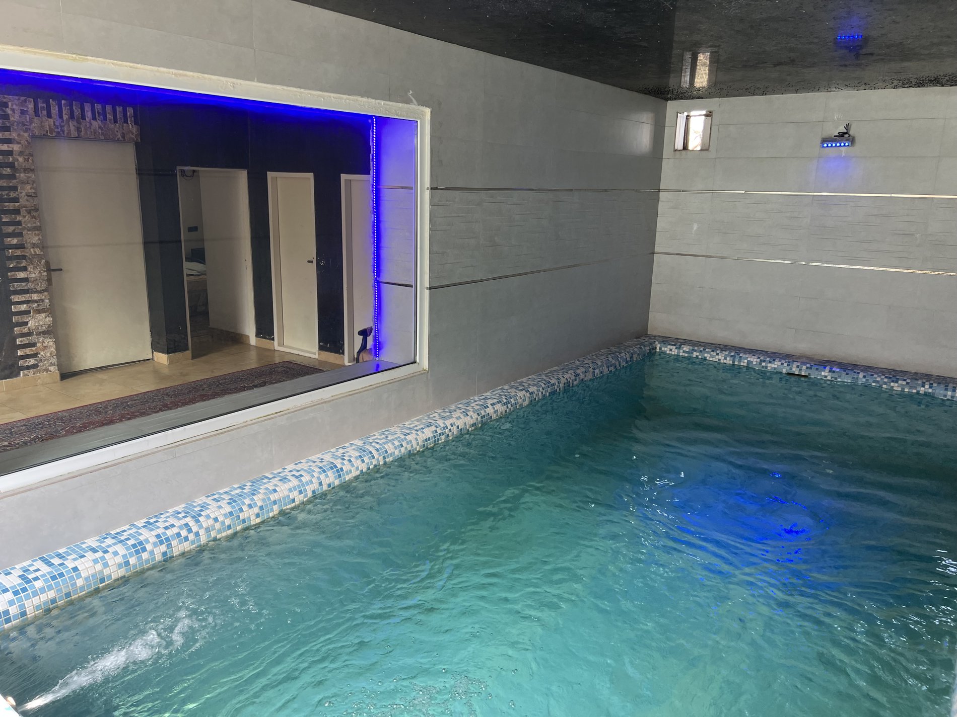 سوئیت یک‌خوابه استخردار آبگرم نمک آبرود