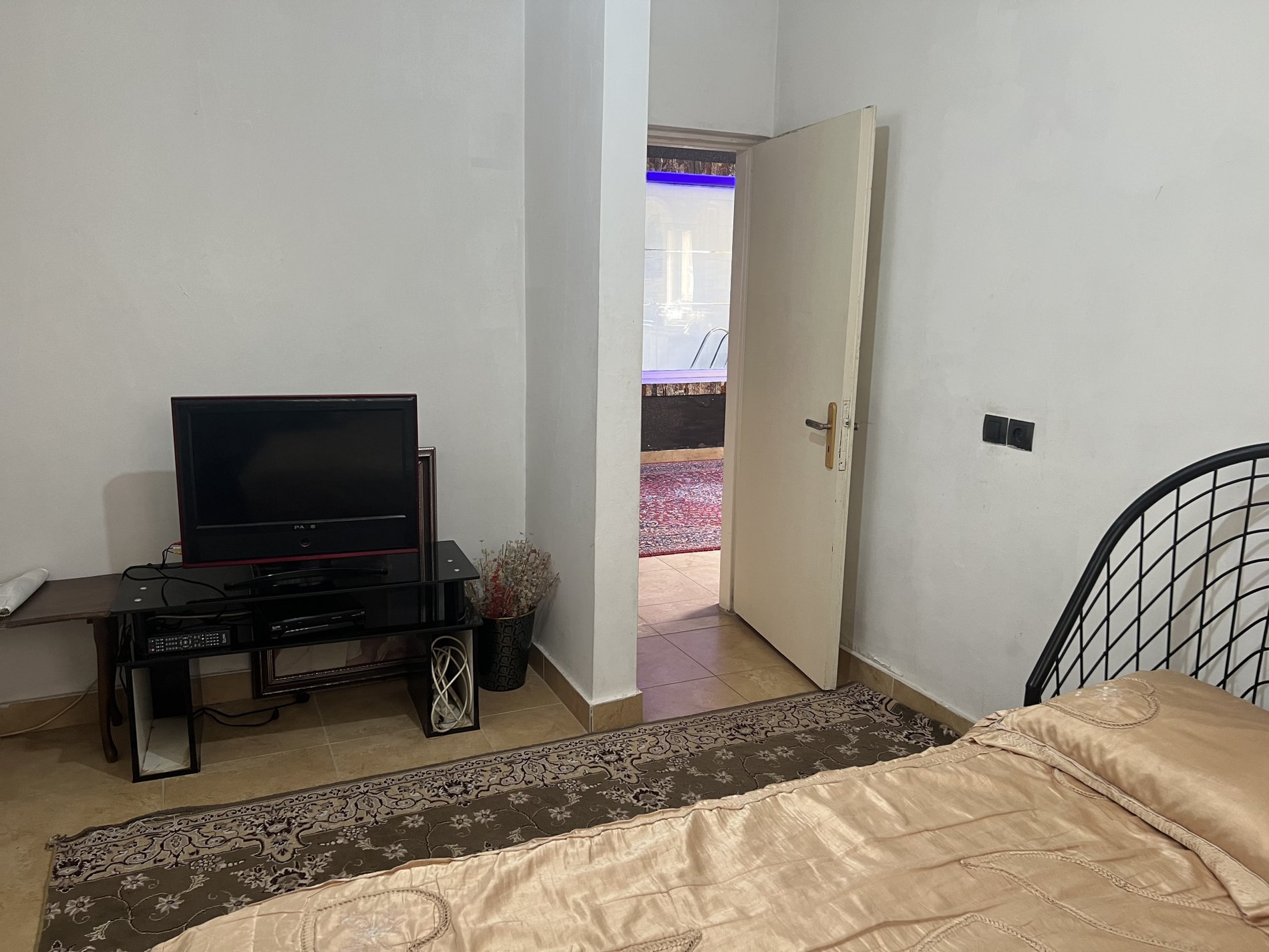 سوئیت یک‌خوابه استخردار آبگرم نمک آبرود