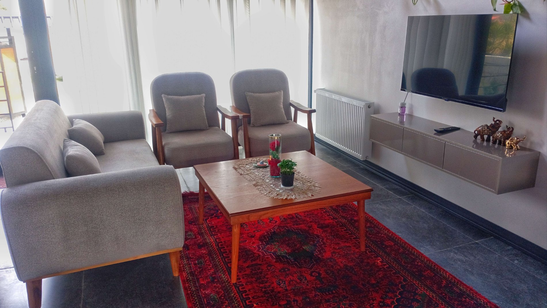 کلبه کلبه سوئیسی دوخوابه جکوزی دار آرامش رامسر